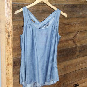 Women's woven breezeback keyhole tank - blue-gray
